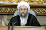 آملی لاریجانی: جمهوری اسلامی مدل جدیدی از مردمسالاری ارائه کرد/ هدف کودتاهای آمریکایی، غارت ثروت کشورهاست
