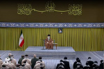 رهبر معظم انقلاب اسلامی در دیدار بسیجیان:امروز مهم‌ترین شیوه‌ی دشمن جعل و دروغ‌پردازی است